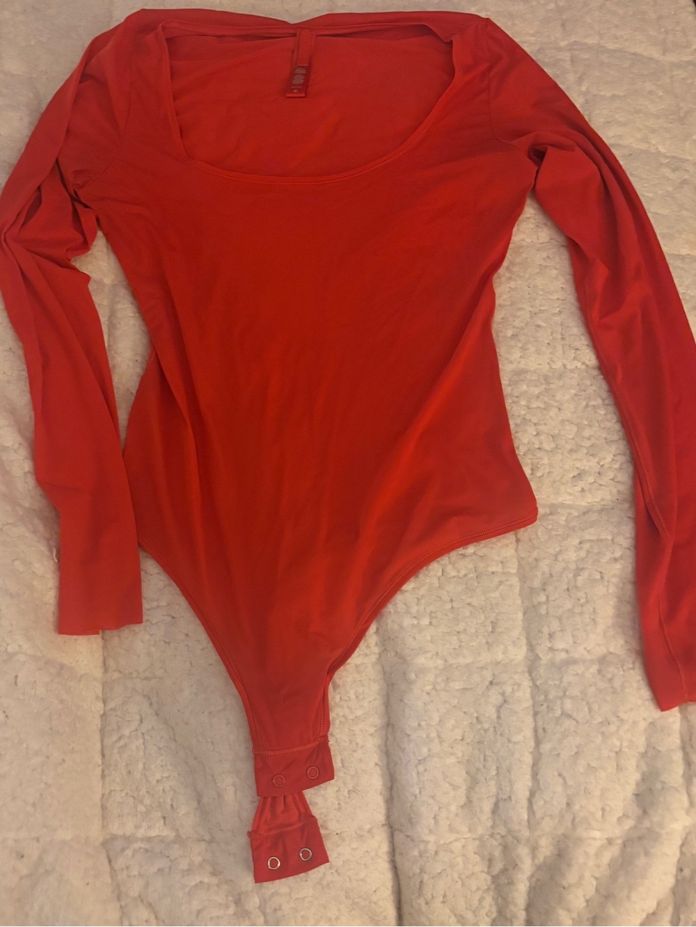 SKIMS Jelly Sheer Long Sleeve Scoop Neck Bodysuit - POPPY - Picture 3 of 3